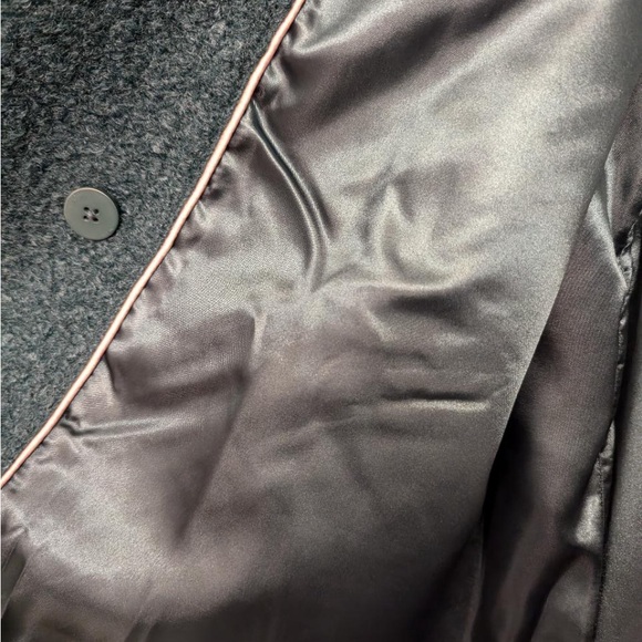 BCBG Generation New with tags. Women's 3x.

Emerald Green Boucle Walker Coat - Picture 5 of 6